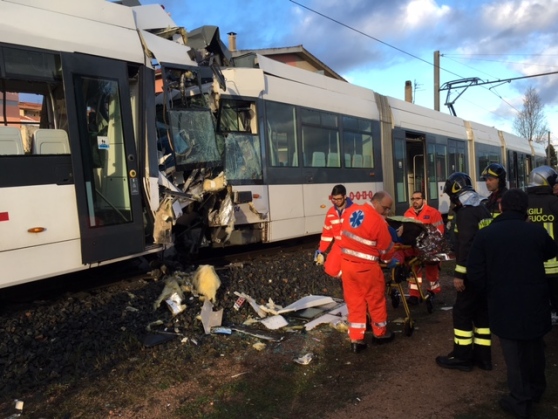 Scontro fra due treni a Cagliari, 2 feriti gravi